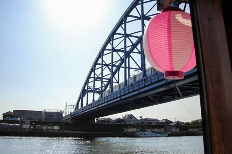 屋形船の魅力は和の宴